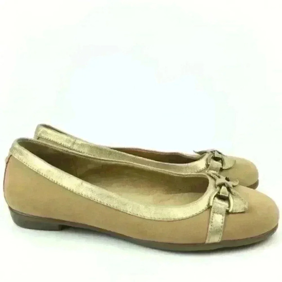 New Aerosoles Flats Sz 7.5 Beccarat Tan Gold Suede - Picture 1 of 8